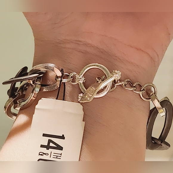NWT NORDSTROM OFF THE RACK 14TH & UNION XL CHAIN HARDWARE TOGGLE BRACELET! - Picture 5 of 13